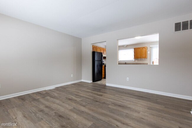 Foto del edificio - 3 br, 1 bath House - 4335 Crestdale Ave