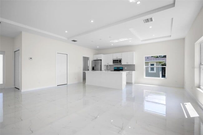 Building Photo - 13 Polar Ct