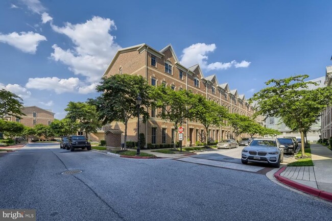 Building Photo - 2600 Lighthouse Ln