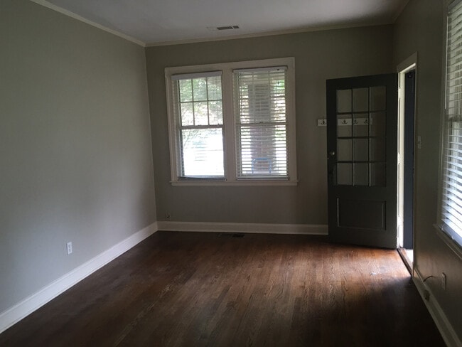 2 Bedroom Duplex - Walk to Overton Square - 2 Bedroom Duplex - Walk to Overton Square House