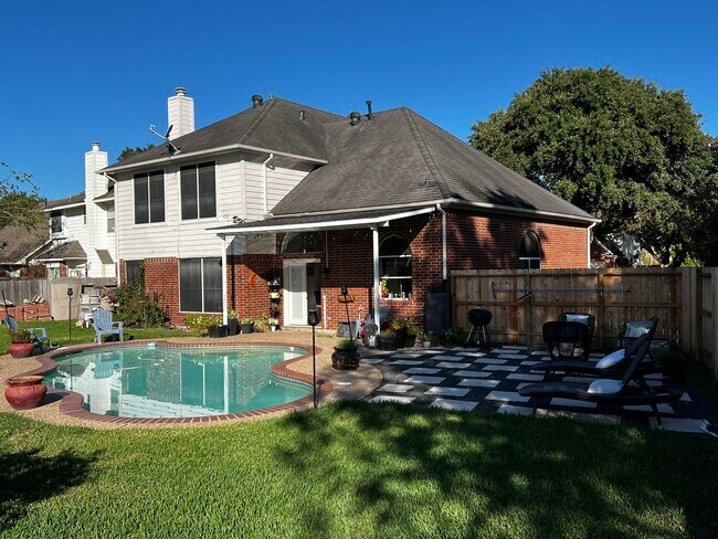 Foto del edificio - 15611 Brookwood Lake Pl