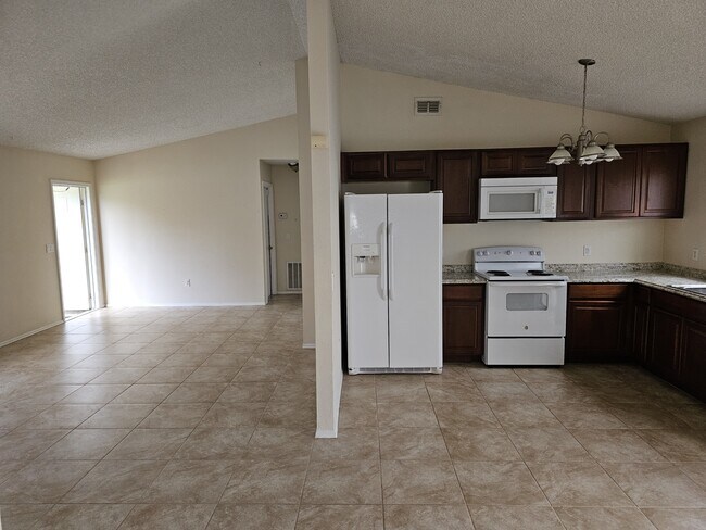 Building Photo - 311 Oak Ln Dr