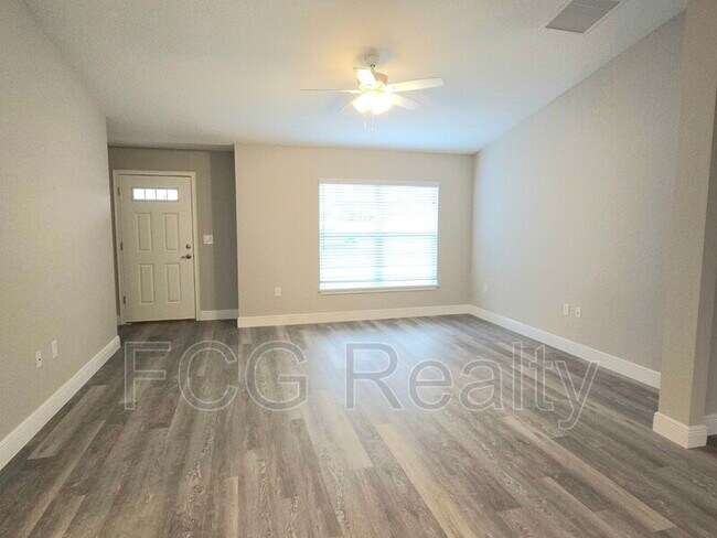 Building Photo - 105 Juniper Cir