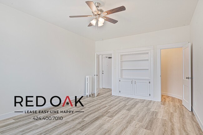 Building Photo - Recently Redone Two Bedroom with Striking ...