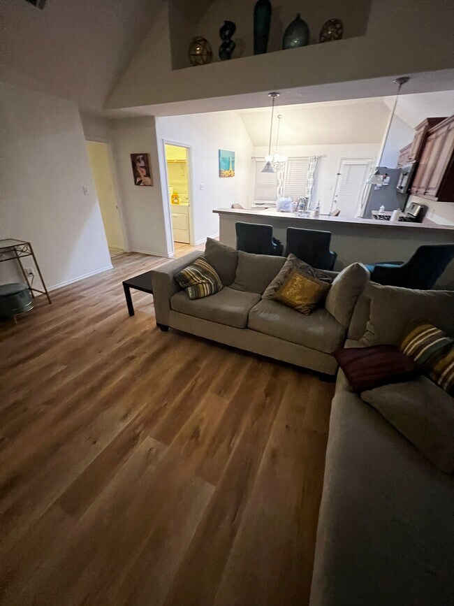 newly updated floors - 1117 Hidden Meadow Dr
