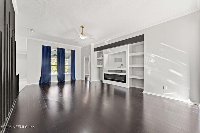 Foto del edificio - 16456 Tisons Blf Rd