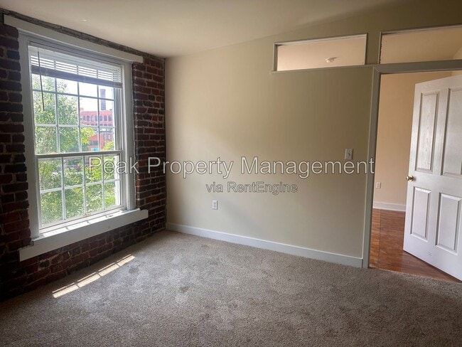 Interior Photo - Poythress Apartments