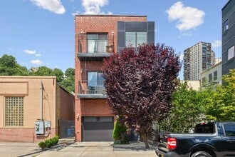Building Photo - 48 W 18th St