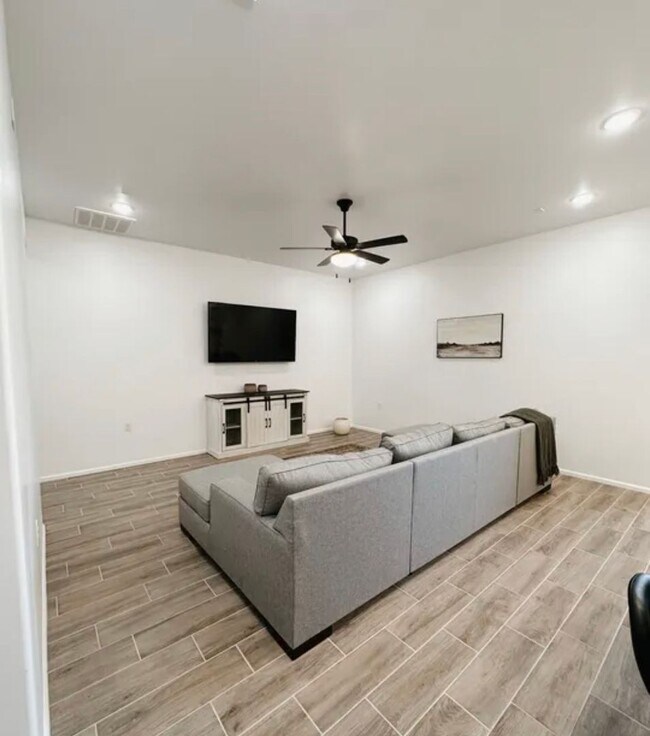 Foto del edificio - Beautiful newer townhome with Mountain View’s