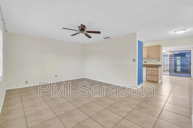 Foto del edificio - 2727 McIntosh Rd