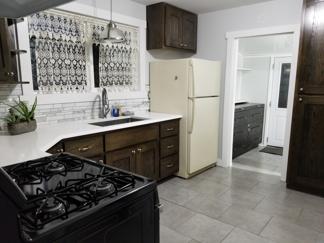 Kitchen - 315 S Main St