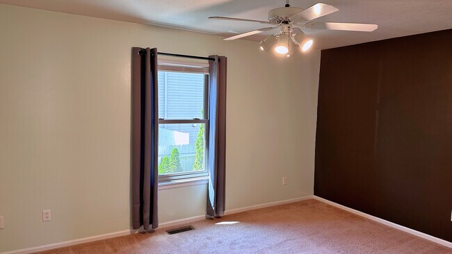 Foto del edificio - 1223 Rivercrest Dr