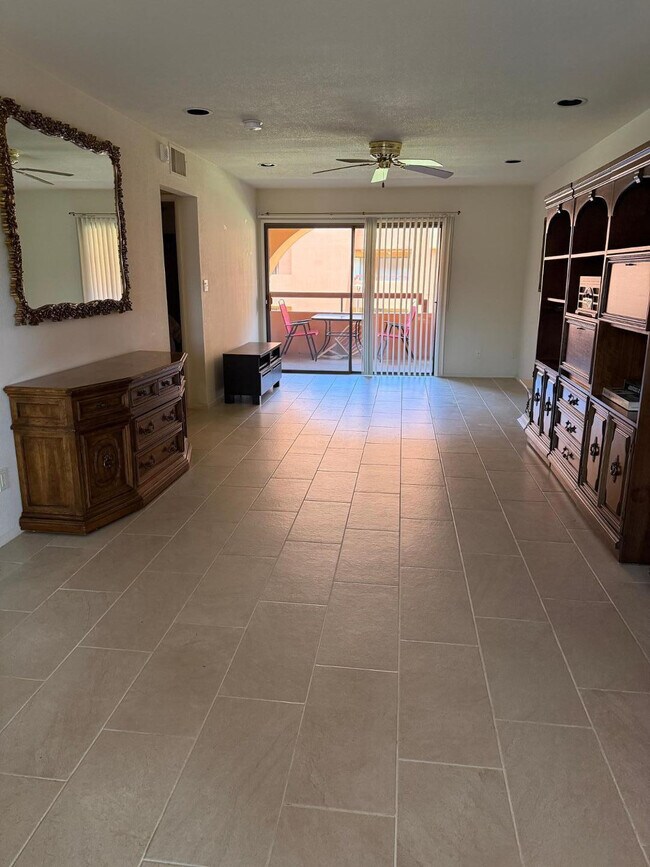 Foto del edificio - 12222 N Paradise Vlg Pkwy S