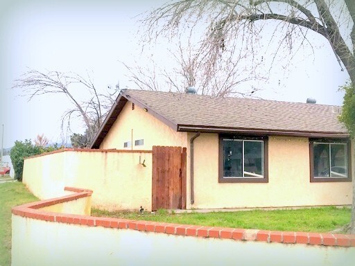 Primary Photo - GORGEOUS House By Hemet DMV