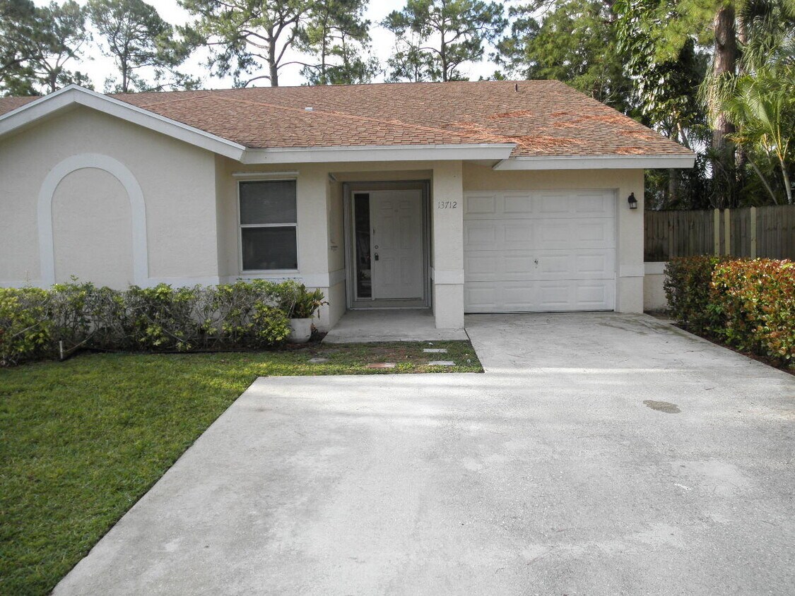 Primary Photo - 13708 Lavender Ln