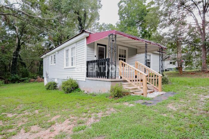 Primary Photo - 115 N Cleveland Dr