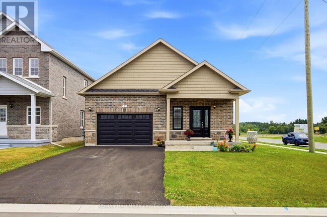 Building Photo - 2 Braeburn St