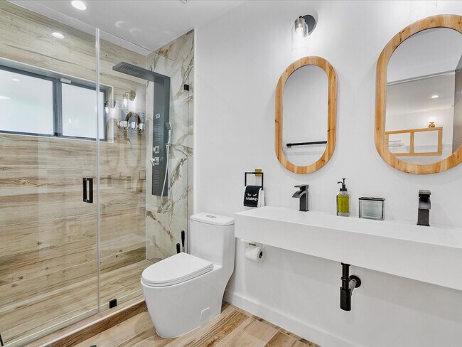 Foto del edificio - 256 NW 57th St