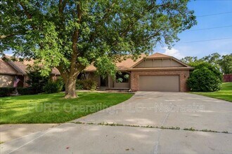Building Photo - 15527 Mason Cir