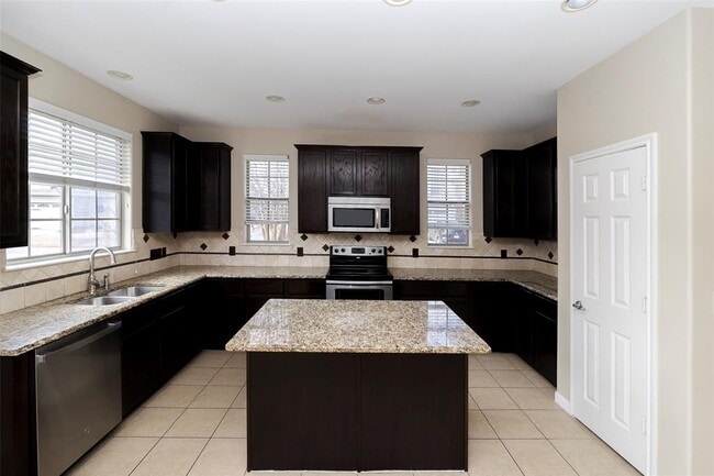 Building Photo - 12801 Cape May Ln