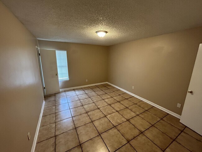 Foto del edificio - 3629 Hawkins Mill Rd