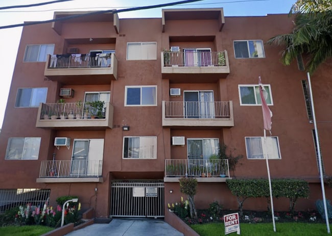 Building Photo - 915 N Wilton Pl