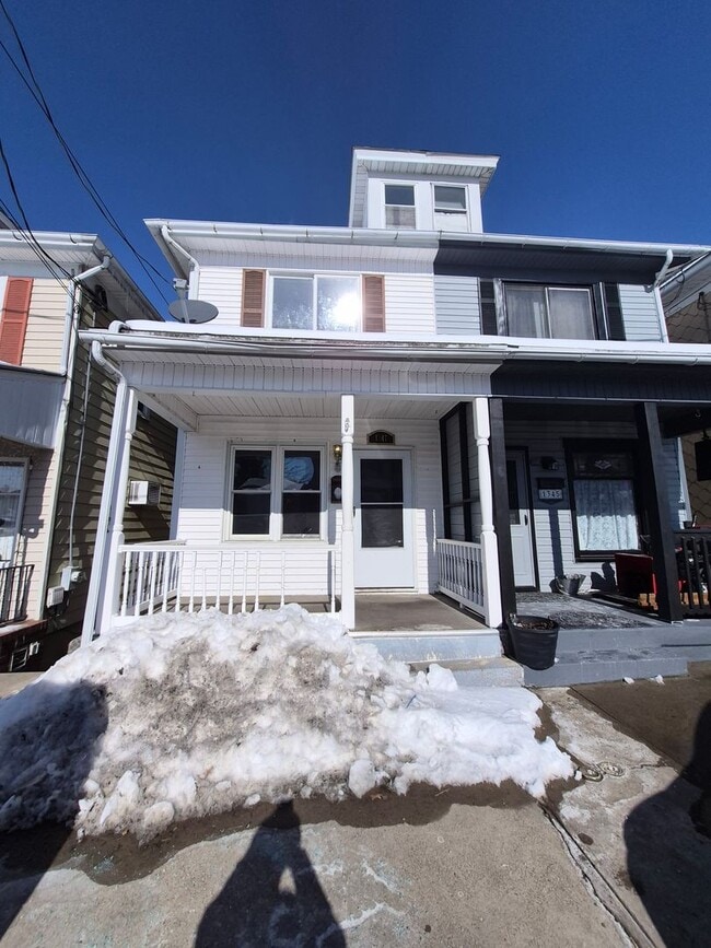 Building Photo - 1347 W Spruce St