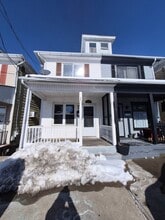 Building Photo - 1347 W Spruce St