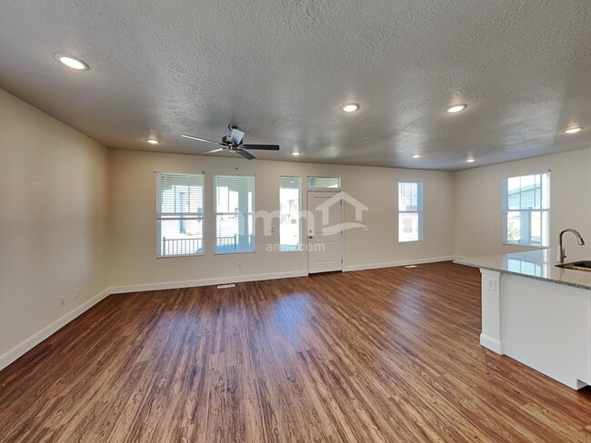 Building Photo - 11122 S Seagrass Dr