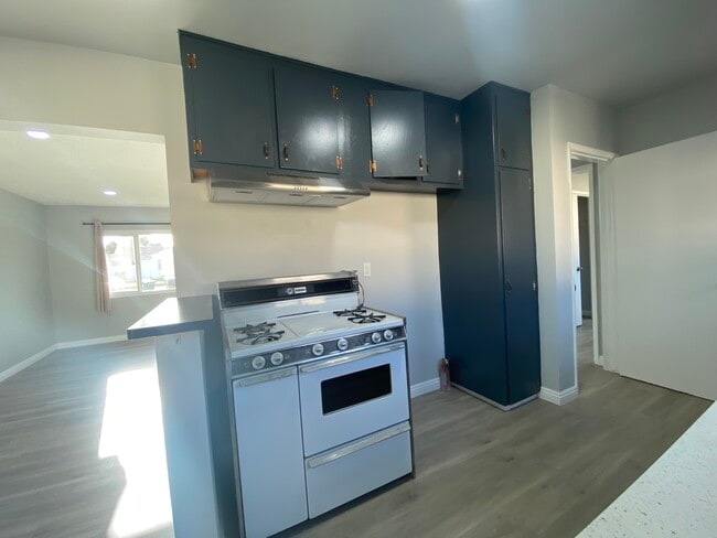 Building Photo - 5012 Sereno Dr