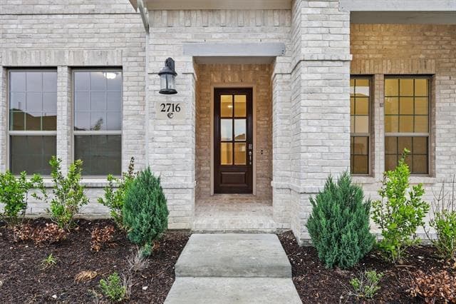 Building Photo - 2716 Chester Dr