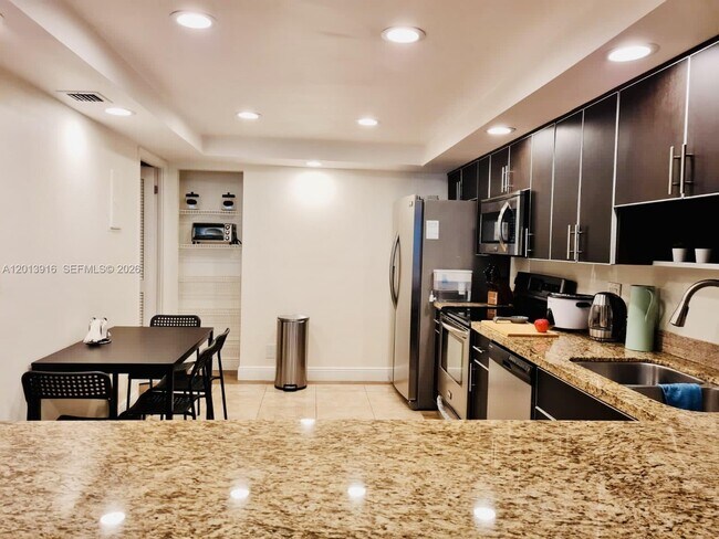 Foto del edificio - 2500 Parkview Dr