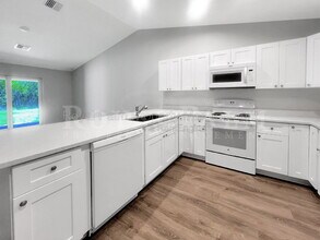 Building Photo - 745 Harry Ave S
