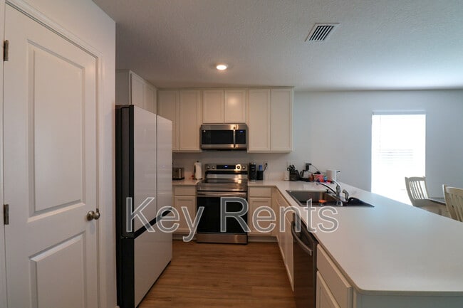 Building Photo - 6724 Paso Fino Dr