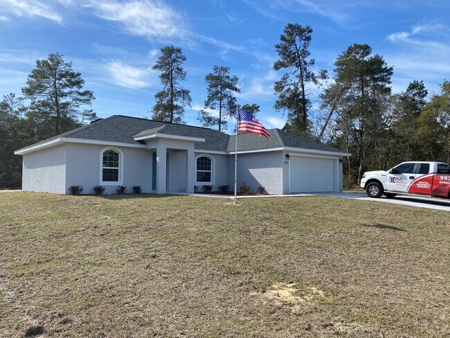 Foto del edificio - Custom Home - Desirable SW Ocala Neighborhood 3/2/2 **WON'T LAST**