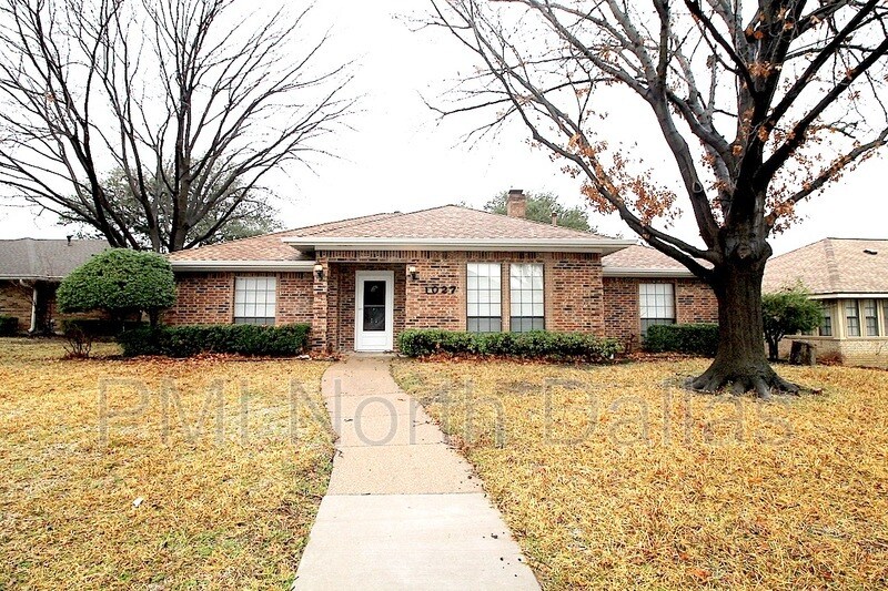 Primary Photo - 1027 Ridgeview Cir