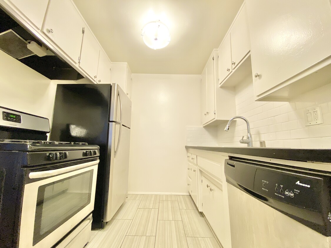 Primary Photo - 6125 Horner St