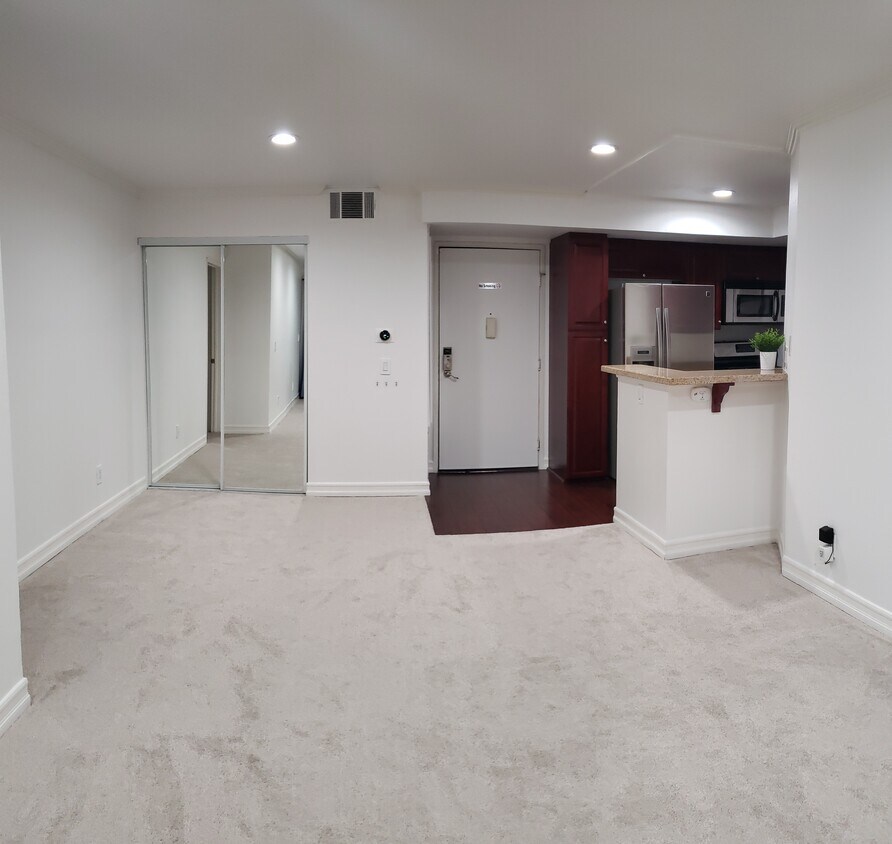 21550 Burbank Blvd Unit 221, Los Angeles, CA 91367 Condo for Rent in