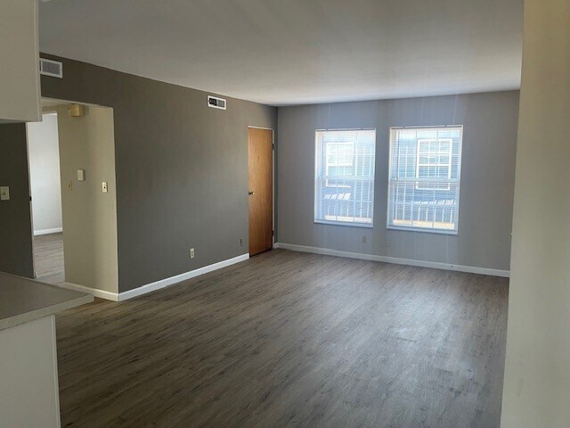 Foto del edificio - 1400 Sangamon Dr