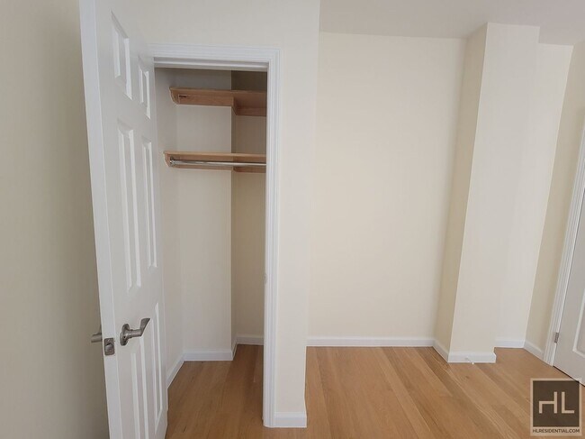 Foto del edificio - West 45th Street – Charming Studio in Prim...