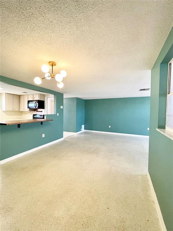 Building Photo - 10120 Willow Dr