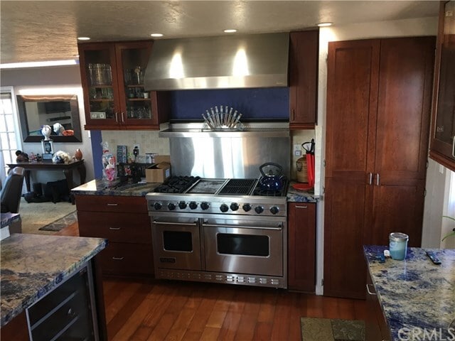 Building Photo - 6605 Seashore Dr