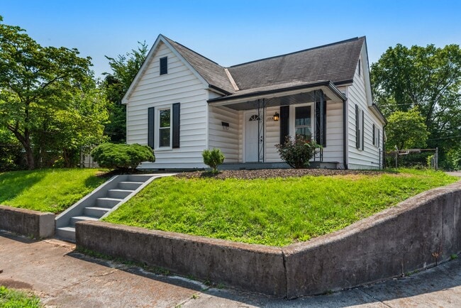 Foto del edificio - Knoxville 37921 - 2 Bedroom, 1 bath home -...