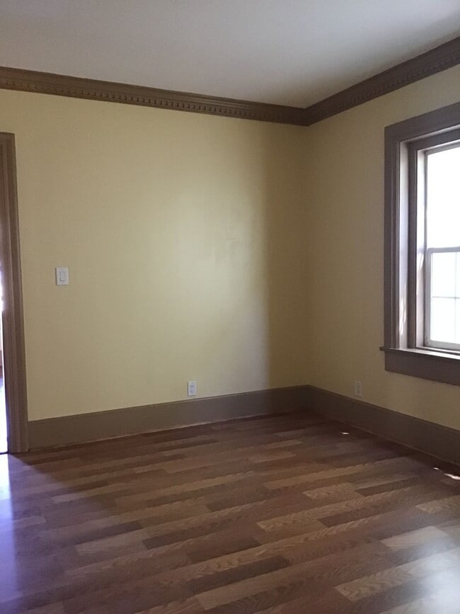 Building Photo - 510 H St