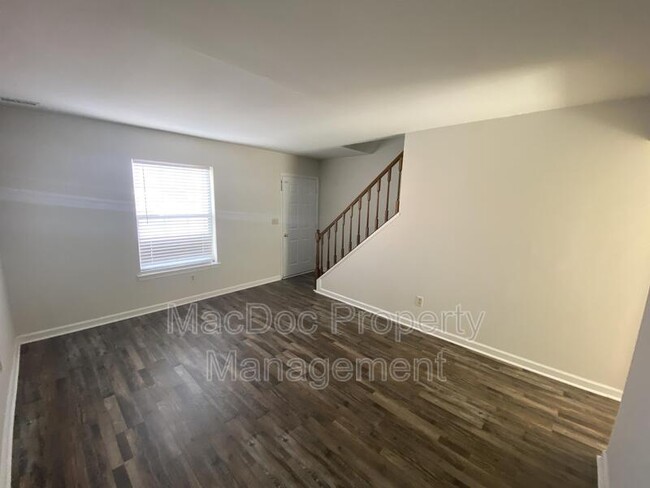 Building Photo - 16132 Clarence Ct