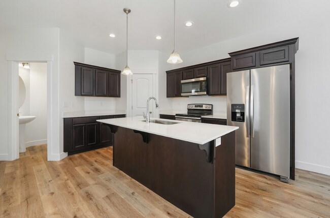 Building Photo - Now Leasing: 4-Bed, 2.5-Bath Home in Viney...