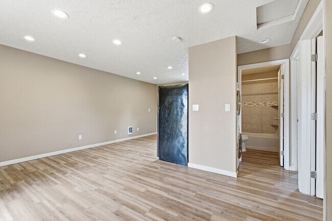 Foto del edificio - 321 E Grace St