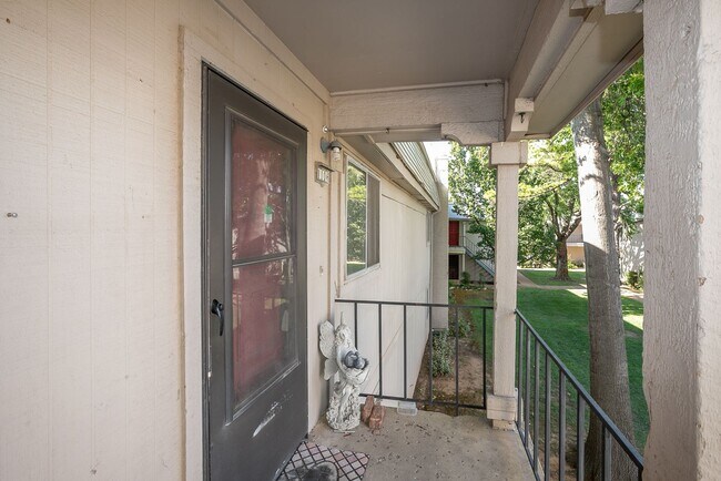 Building Photo - Spacious 3 Bed 2 Bath Tulsa Condo! Tenant ...