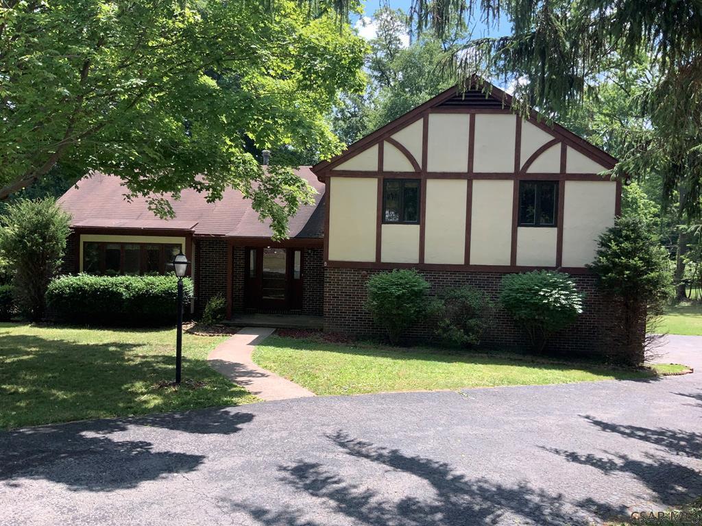 Foto principal - 907 Parkview Dr