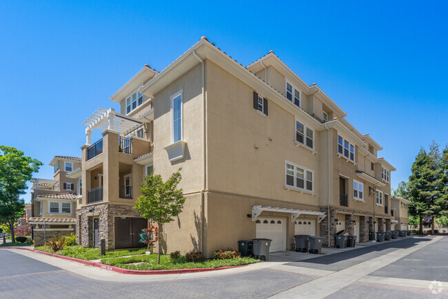 Building Photo - The Courtyards at Dublin Ranch Villages